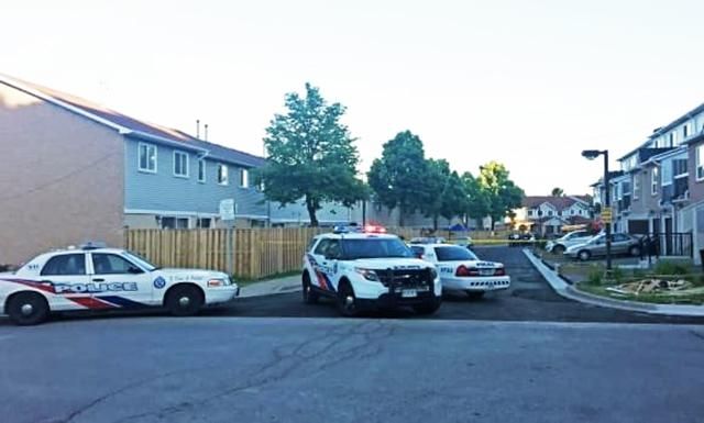 В Канаде мужчина устроил стрельбу и ранил двоих детей