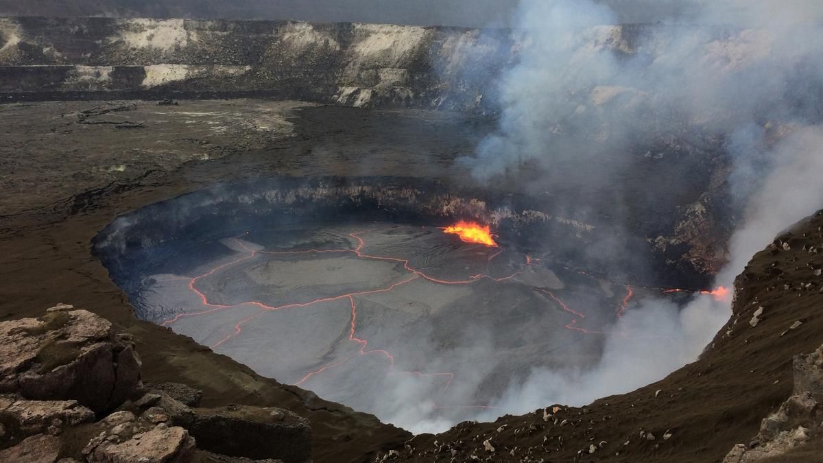 Вулкан Килауэа осыпал гавайцев тысячами маленьких кристаллов: невероятное зрелище Вулкан Килауэа осыпал гавайцев тысячами маленьких кристаллов: невероятное зрелище