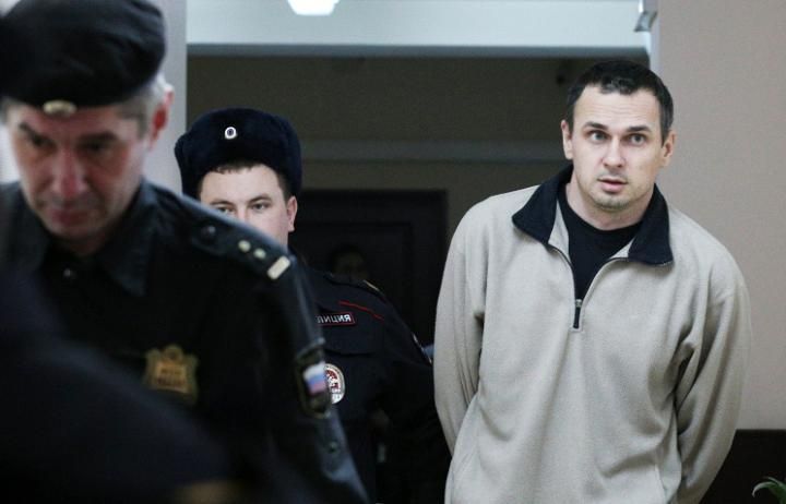 У Росії заявили, що Сенцов припинив голодування: Денісова наполягає на допуску до українця У Росії заявили, що Сенцов припинив голодування: Денісова наполягає на допуску до українця