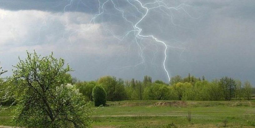 Грози, град і сильний вітер: Україну знову накриє негода Грози, град і сильний вітер: Україну знову накриє негода