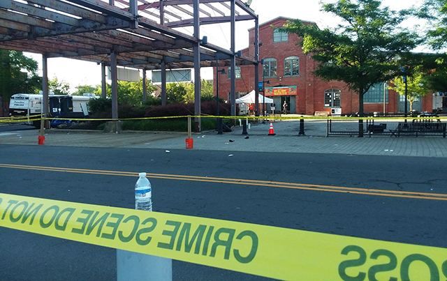 У США влаштували стрілянину на виставці: є жертви та багато поранених У США влаштували стрілянину на виставці: є жертви та багато поранених