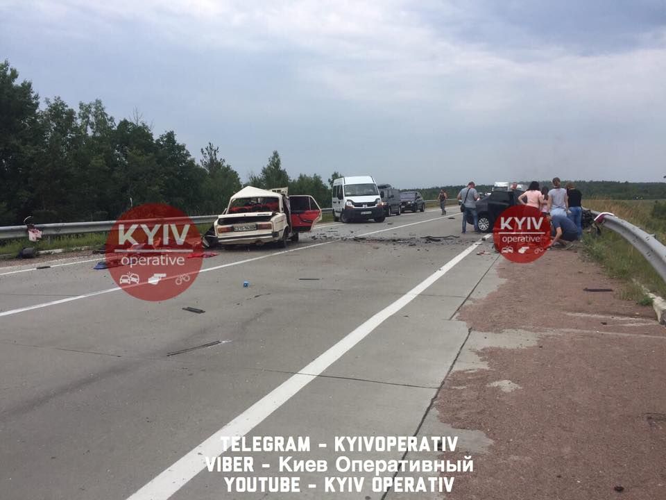 Смертельна ДТП на Житомирщині: двоє людей загинуло в лобовому зіткненні (фото +18) Смертельна ДТП на Житомирщині: двоє людей загинуло в лобовому зіткненні (фото +18)