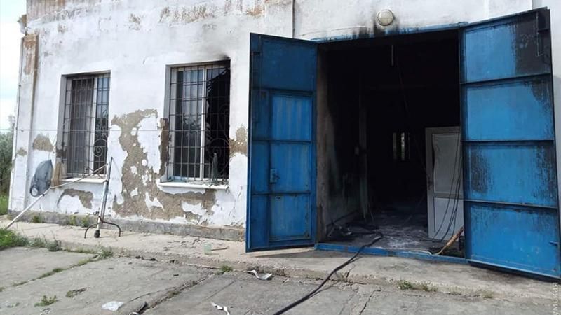 На Одещині невідомі озброєні особи підпалили насосну станцію