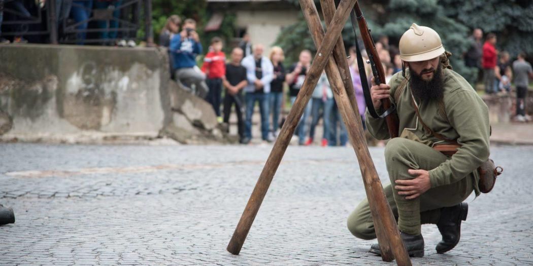 На Тернопольщине воссоздали ожесточенный бой 100-летней давности: впечатляющие фото и видео