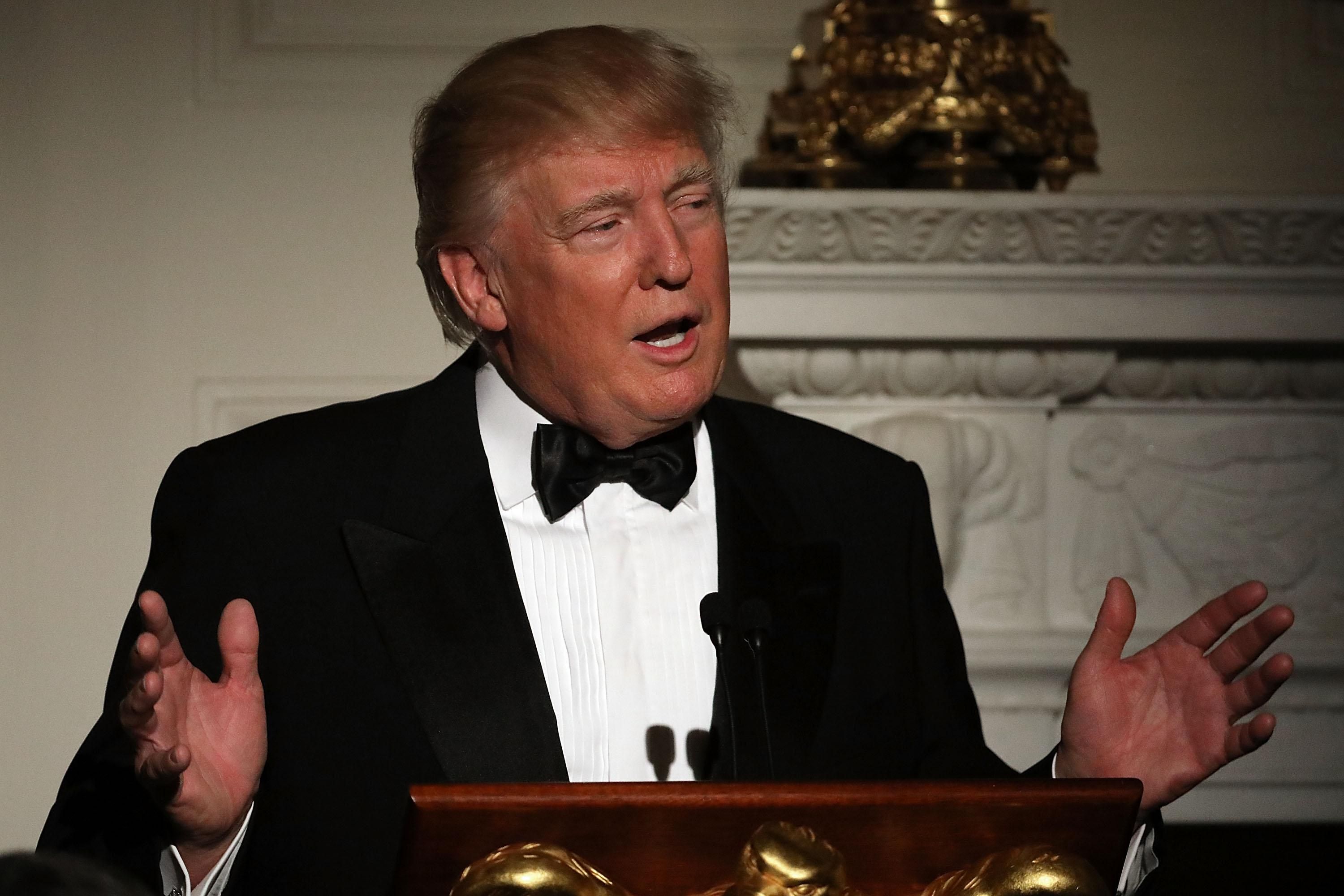Двоє "людей" Трампа визнали зустрічі з росіянами Двоє "людей" Трампа визнали зустрічі з росіянами