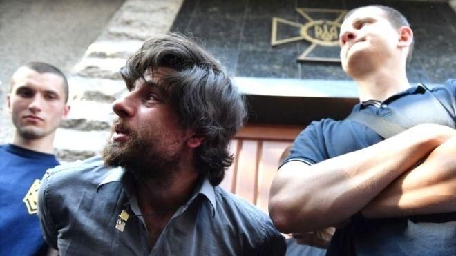 СБУ відкрила кримінальне провадження проти лідера С14 через затримання бойовика Лусваргі СБУ відкрила кримінальне провадження проти лідера С14 через затримання бойовика Лусваргі