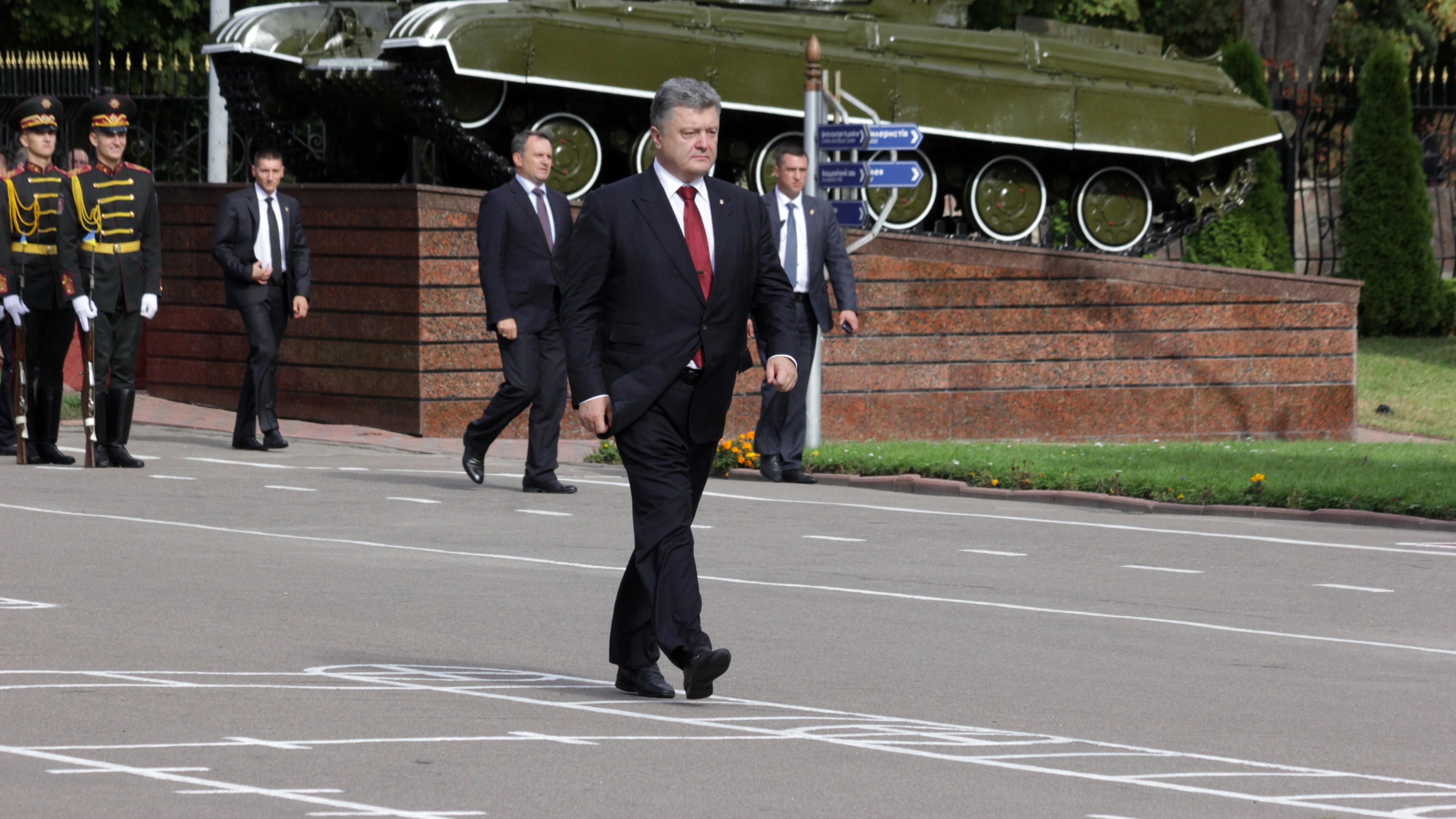 Порошенко підписав закон про військову службу: що зміниться Порошенко підписав закон про військову службу: що зміниться