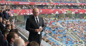 Імітація переговорів, або Чому Путін тягне час із Сенцовим