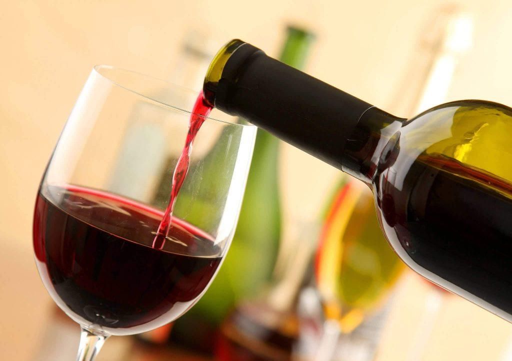 Чому з витримкою хороше вино стає іще кращим: найцікавіші деталі виробництва вина