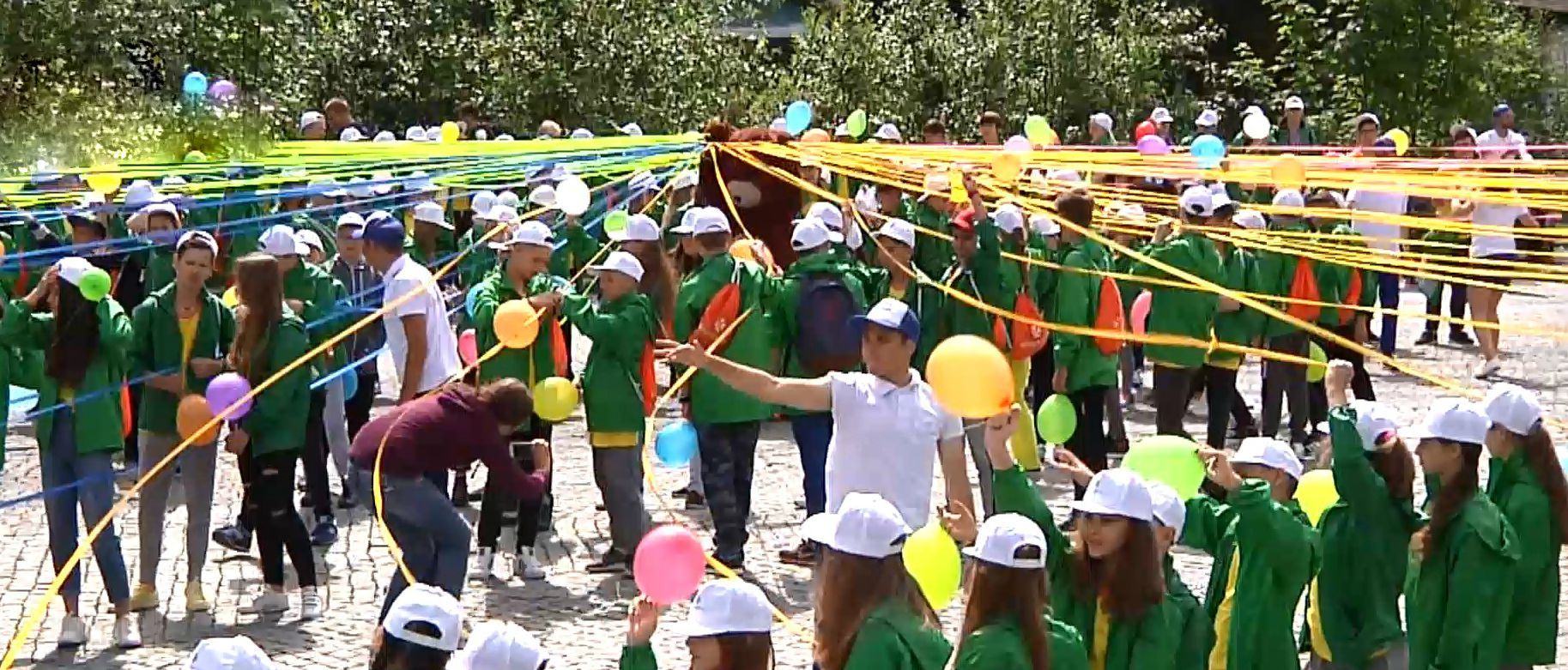 Як дитячий табір "Артек" відсвяткував 93-тю річницю: яскраве відео Як дитячий табір "Артек" відсвяткував 93-тю річницю: яскраве відео