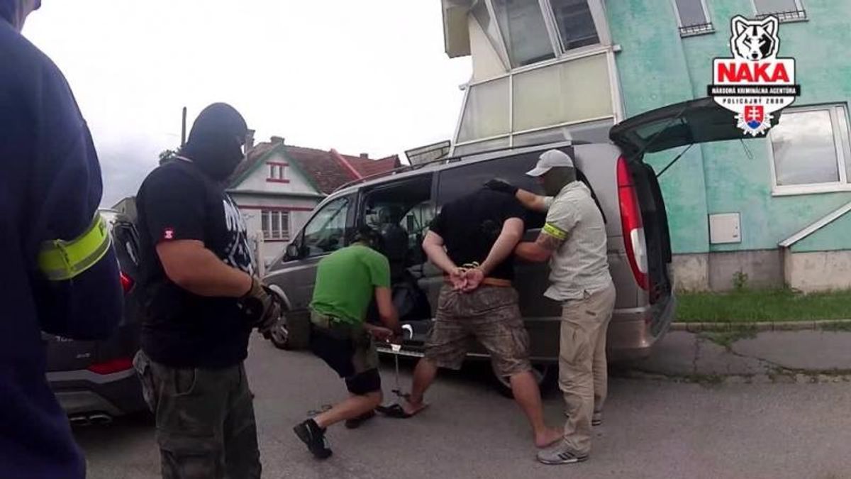 У Словаччині затримали українця, який міг постачати зброю бойовикам