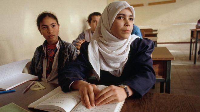 В Алжирі знайшли радикальний спосіб боротьби зі списуванням  на іспитах