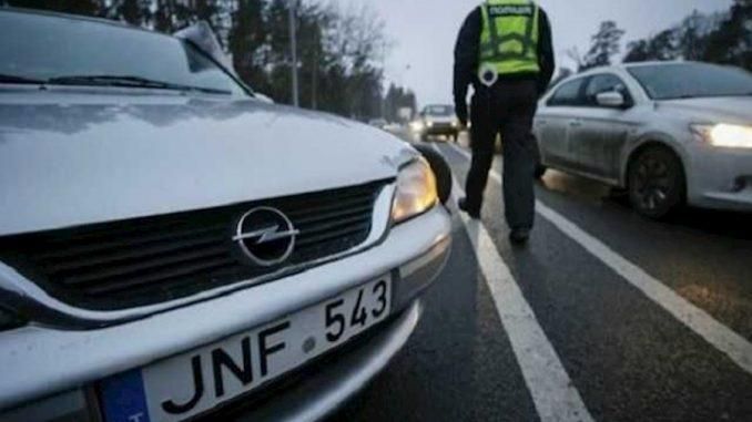 Експерт розповів, які "драконівські штрафи" введуть власникам нелегалізованих авто Експерт розповів, які "драконівські штрафи" введуть власникам нелегалізованих авто