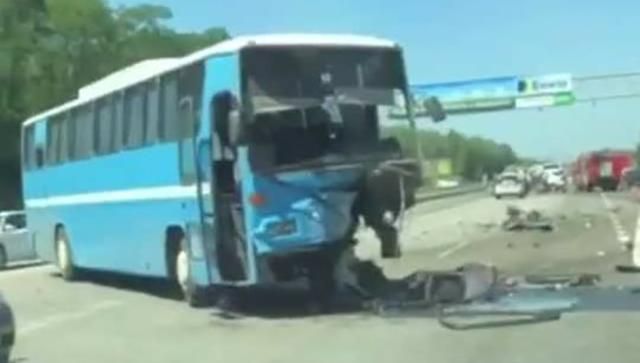 Под Киевом произошло смертельное ДТП: жуткие фото Под Киевом произошло смертельное ДТП: жуткие фото