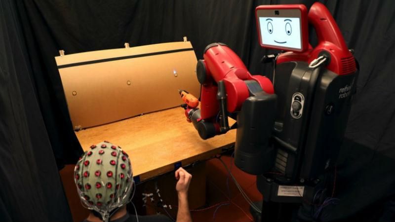 Робот научился читать человеческие мысли: как это происходит Робот научился читать человеческие мысли: как это происходит