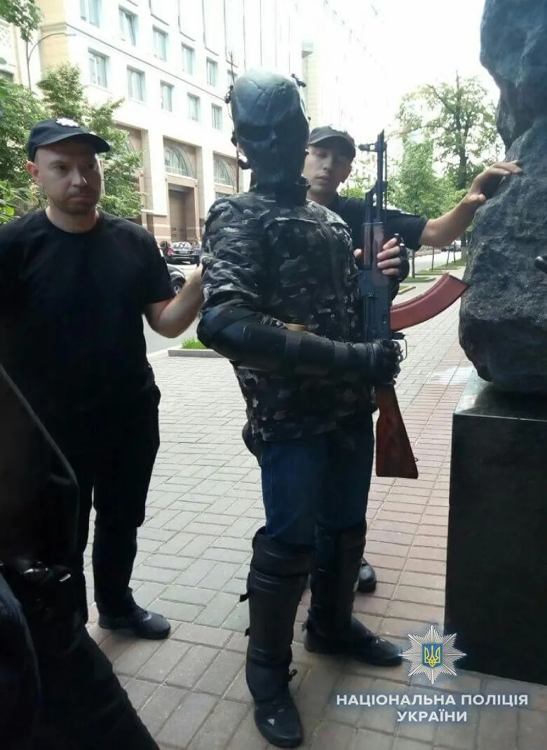 підліток зброя маска поліція Київ