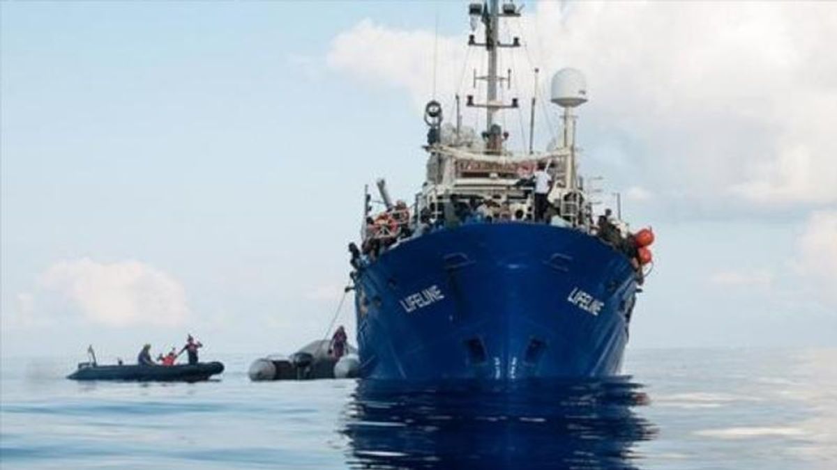 Италия задержала два немецких корабля, которые перевозили мигрантов из Ливии