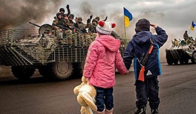Сеть растрогали рассказы детей, родители которых погибли на Донбассе: щемящие истории