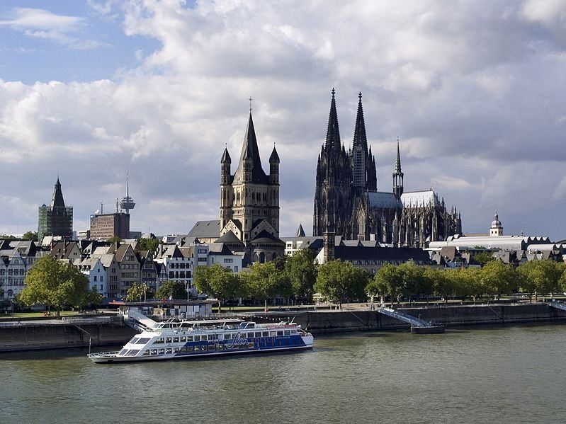 У Німеччині довелося евакуйовувати цілий катедральний собор через дивну поведінку відвідувача