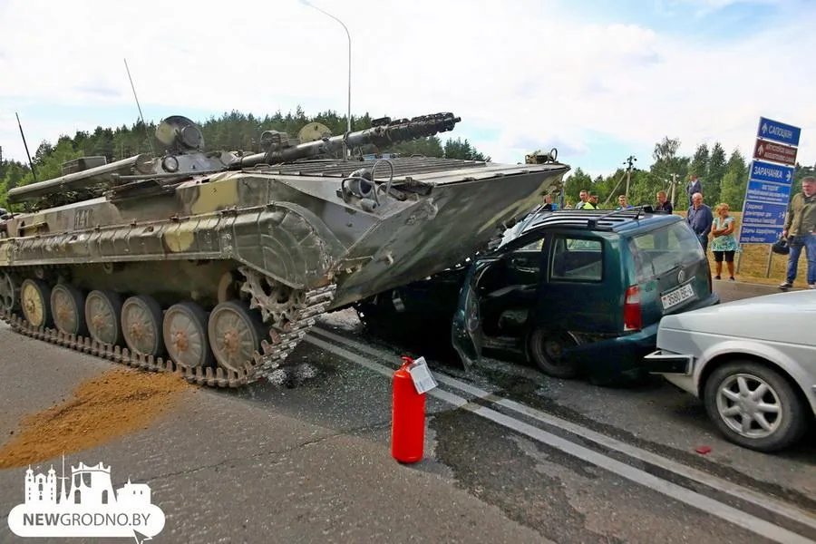 БМП автомобіль Білорусь ДТП БМП автомобіль Білорусь ДТП