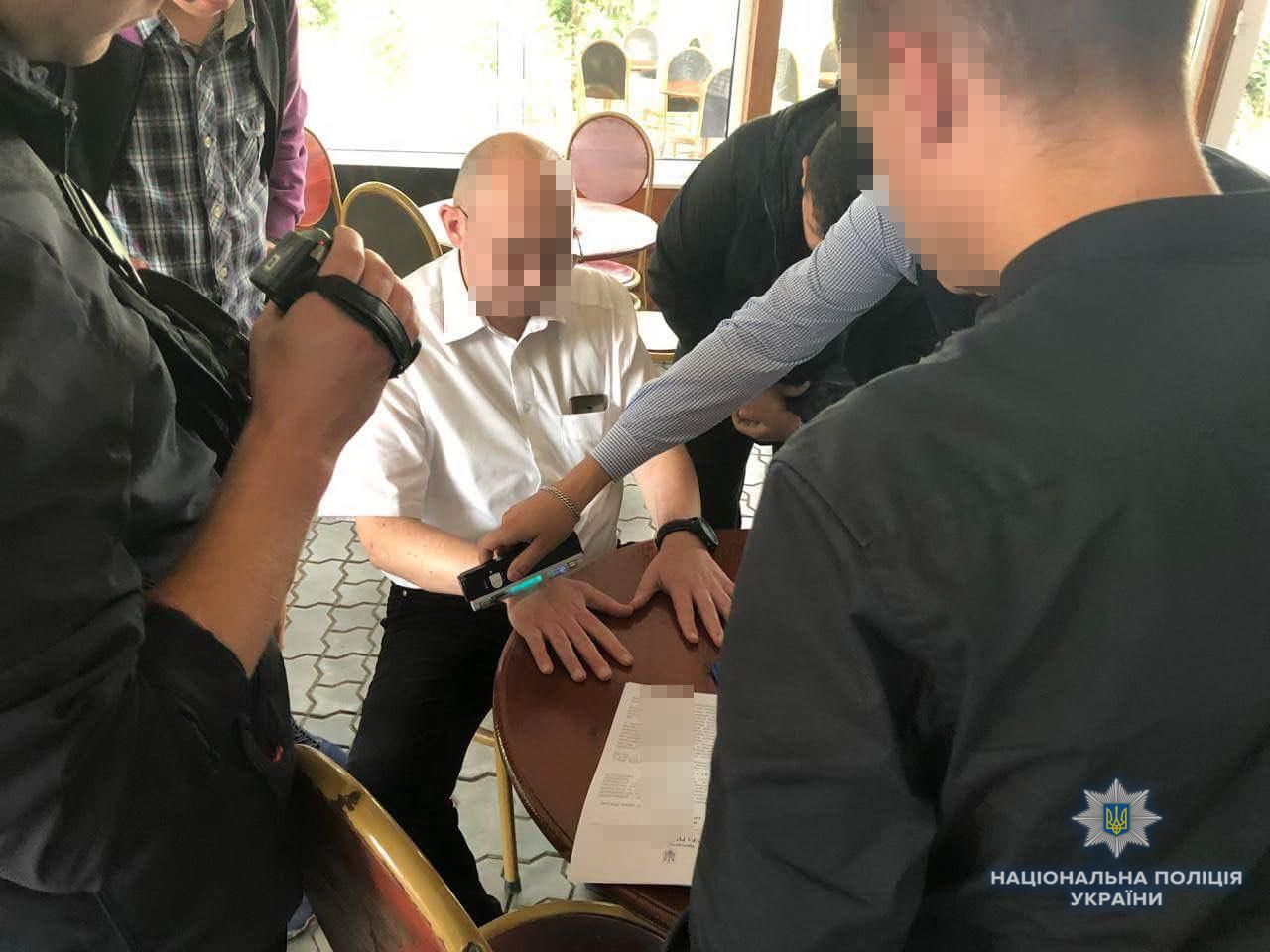 На Рівненщині спіймали на хабарі посадовця міської ради На Рівненщині спіймали на хабарі посадовця міської ради