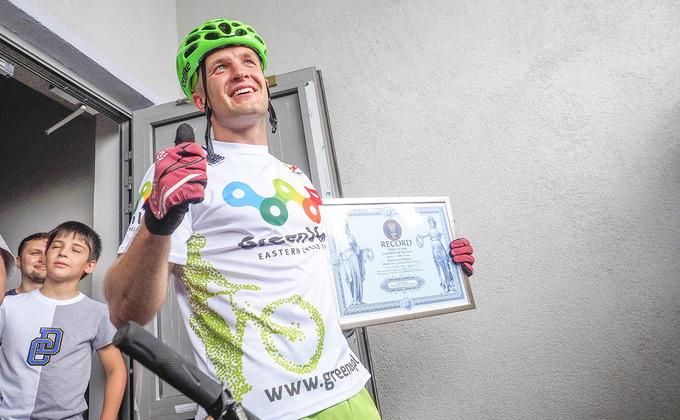 Польський велосипедист встановив неймовірний рекорд у Києві: фото, відео