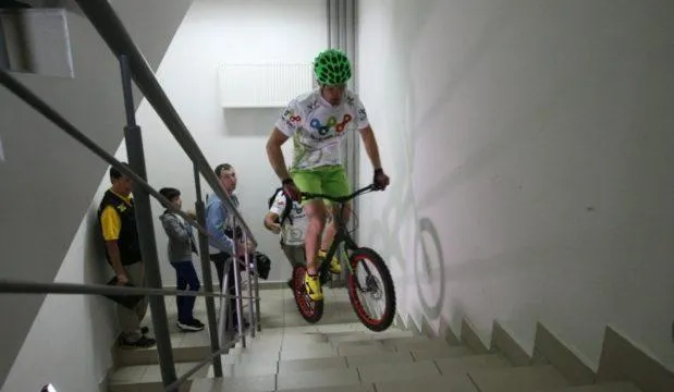 Велосипедист рекорд Київ Гулівер Велосипедист рекорд Київ Гулівер