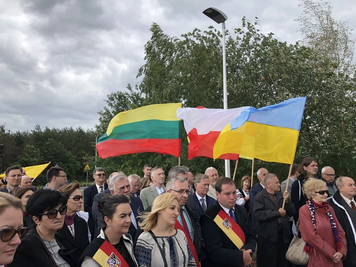 Польща, Україна, УНР, перехрестя, Безручко Польща, Україна, УНР, перехрестя, Безручко