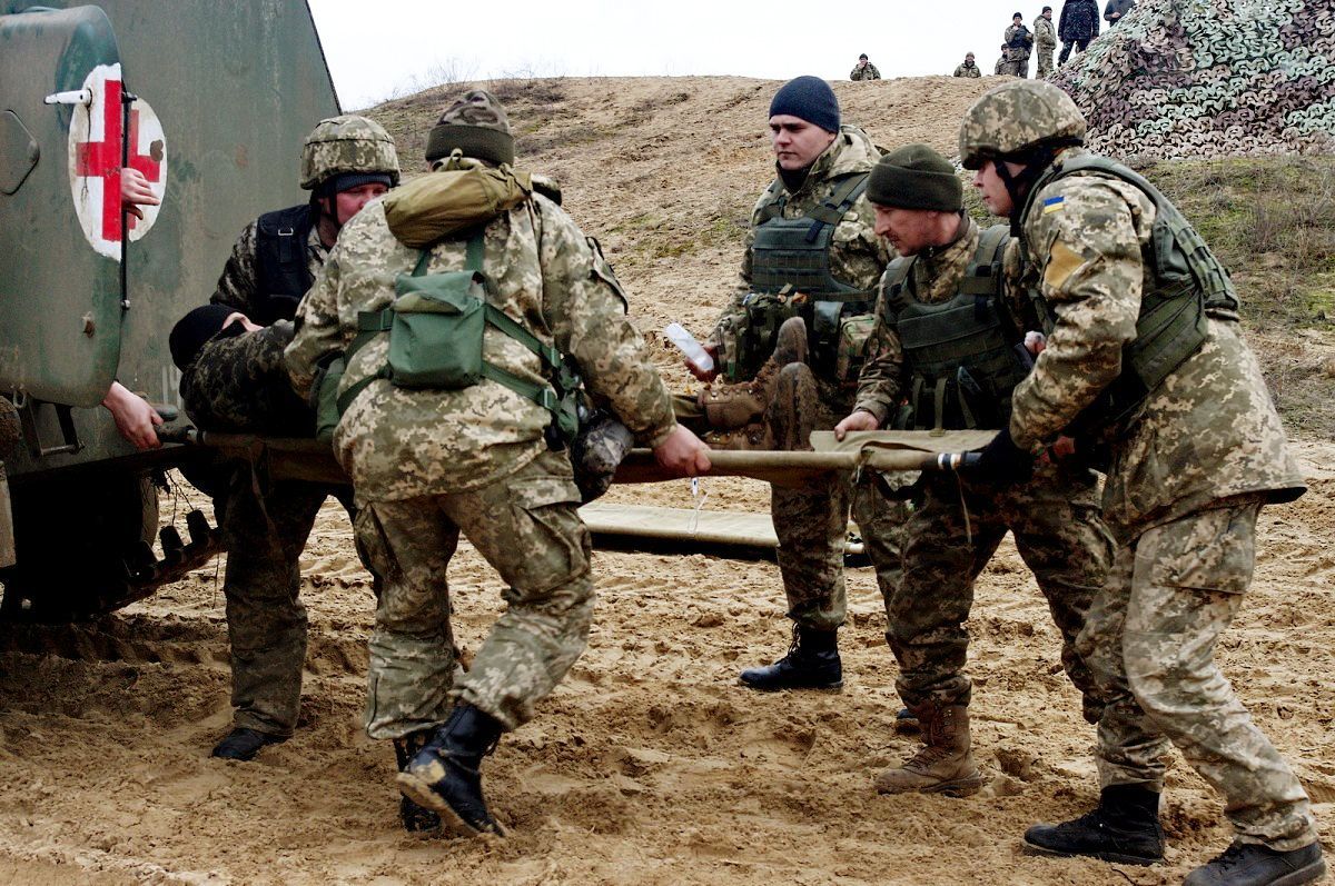 Ситуация на Донбассе: среди украинских военных есть много раненых Ситуация на Донбассе: среди украинских военных есть много раненых