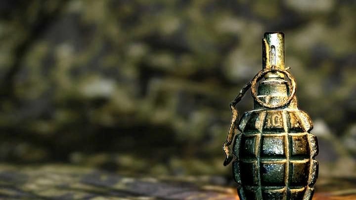 "Повылетали стекла": на Сумщине экс-военный бросил в дом боевую гранату