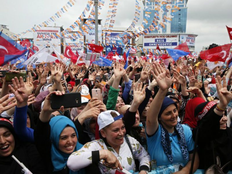 У Туреччині завершилися дострокові вибори: шокуючі інциденти на дільницях