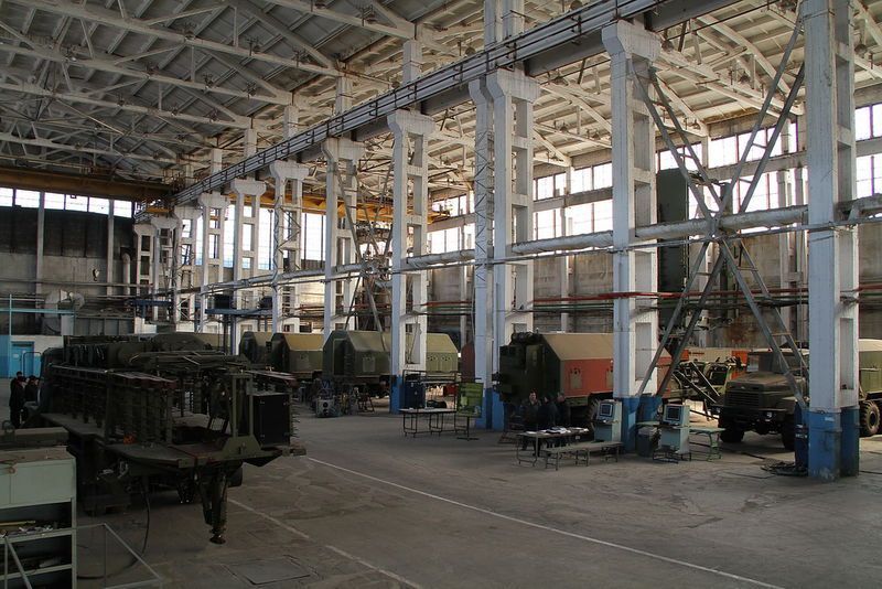 Порошенко показав техніку, яку передали військовим: відео Порошенко показав техніку, яку передали військовим: відео