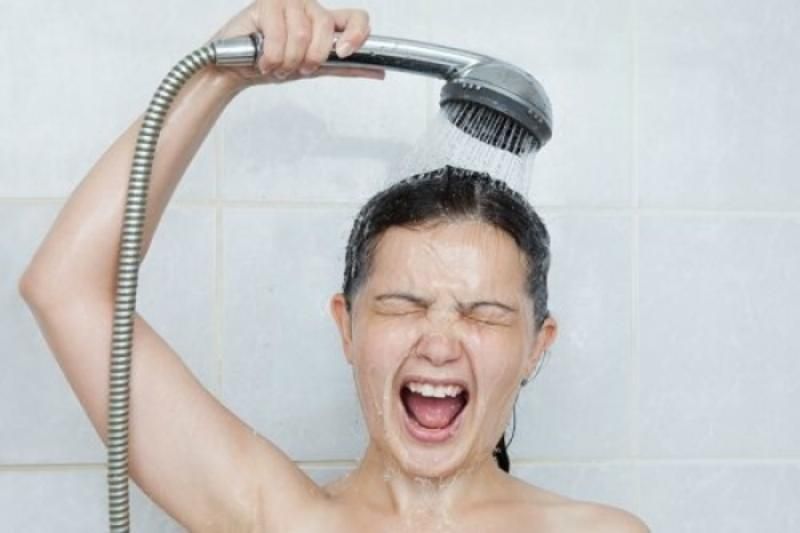 Кияни опинилися на межі комунальної катастрофи: куди зникла гаряча вода Кияни опинилися на межі комунальної катастрофи: куди зникла гаряча вода