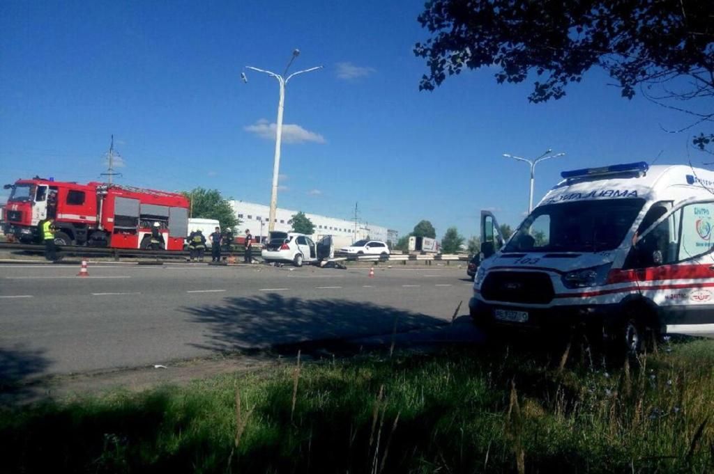 На Дніпропетровщині сталася смертельна ДТП: опубліковані фото