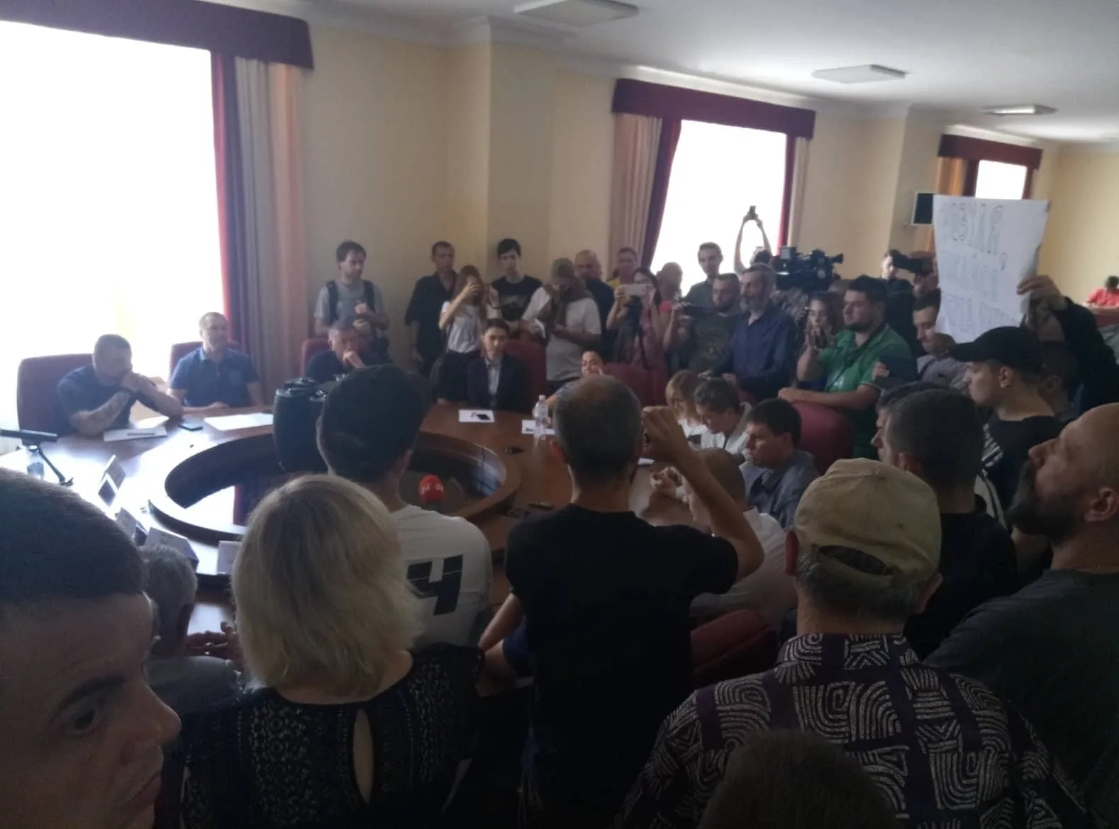 Активісти вимагали звільнити голову патрульної поліції Зозулю Активісти вимагали звільнити голову патрульної поліції Зозулю