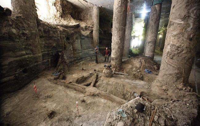 Археологічна знахідка на Поштовій: чому мільйони прибутку підуть завгоспу  Януковича