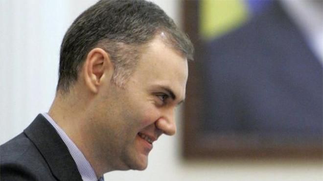 Суд снял арест с элитной недвижимости и 4-х банковских счетов Колобова Суд снял арест с элитной недвижимости и 4-х банковских счетов Колобова