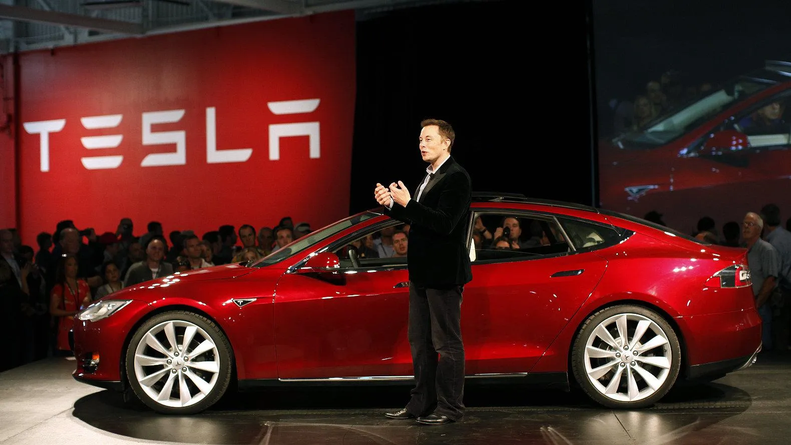 Ілон Маск презентує найпопулярнішу модель електрокара Tesla Model X