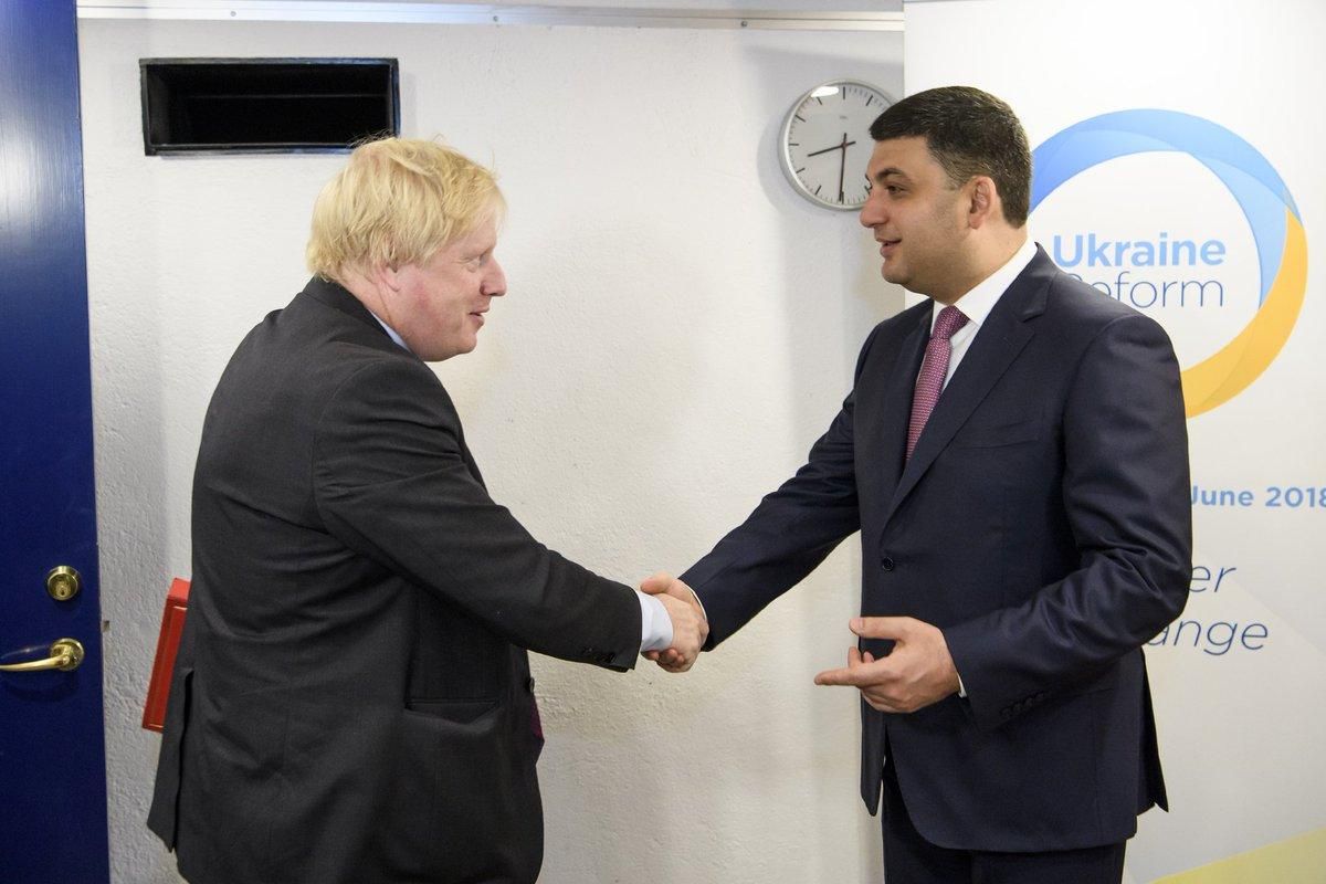 Лондон поделится кругленькой суммой на проведение реформ в Украине Лондон поделится кругленькой суммой на проведение реформ в Украине