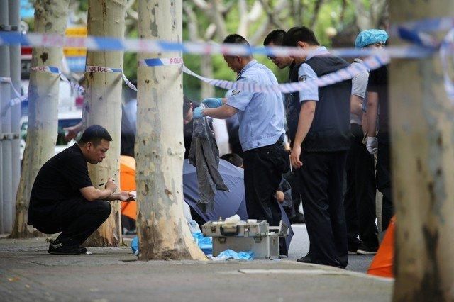 У Китаї чоловік з ножем напав на школярів: є жертви