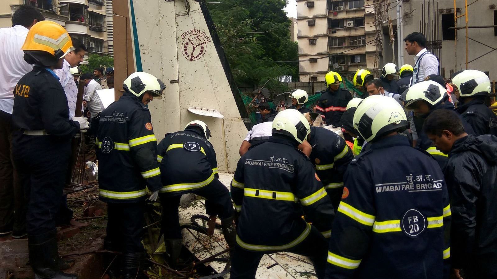 Страшная авиакатастрофа произошла в густонаселенном районе: ужасные кадры с места трагедии Страшная авиакатастрофа произошла в густонаселенном районе: ужасные кадры с места трагедии