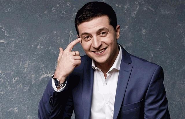 Зеленский поздравил украинцев с Днем Конституции и подколол Вакарчука: видео Зеленский поздравил украинцев с Днем Конституции и подколол Вакарчука: видео