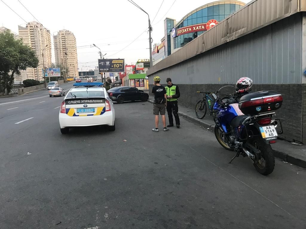 У Києві пішохід потрапив під колеса найекологічного у світі транспорту У Києві пішохід потрапив під колеса найекологічного у світі транспорту