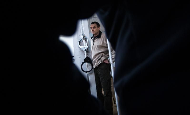 У Москві навпроти Кремля з'явилось прізвище Сенцова У Москві навпроти Кремля з'явилось прізвище Сенцова