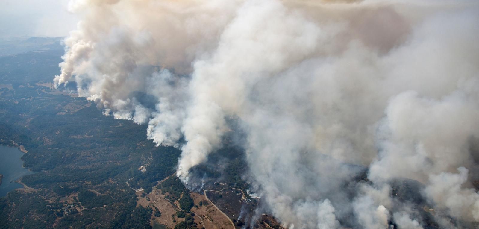 NASA оприлюднило фото з космосу наслідків лісових пожеж в Каліфорнії 