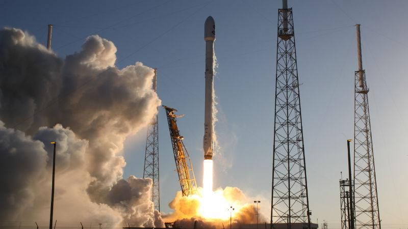 Компания Маска запустила Falcon 9 на орбиту: видео