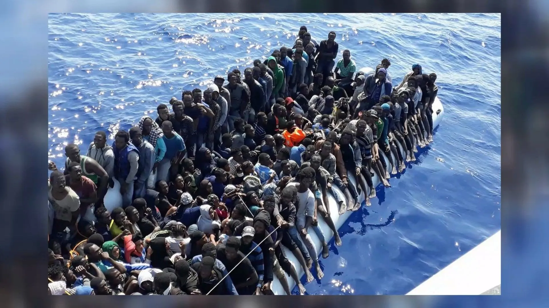 120 мігрантів знаходилися на човні, який затонув у Середземному морі
