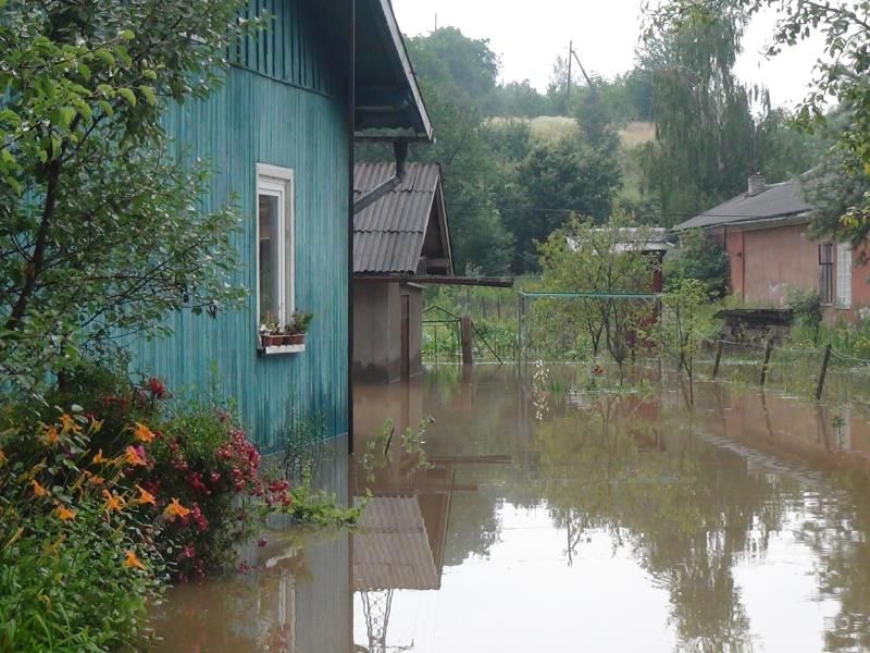 В Ивано-Франковской области подтоплено более 200 домов: фото последствий непогоды