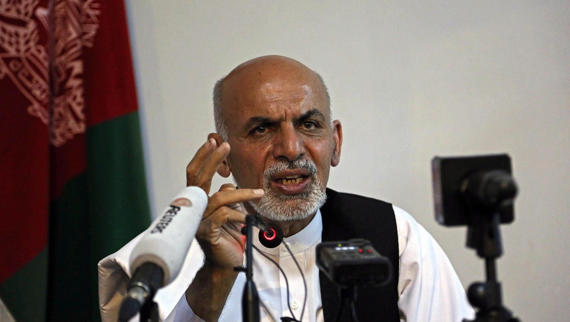 Президент Афганистана объявил о прекращении перемирия с "Талибаном"