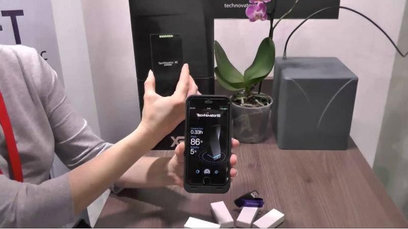 Украинцы создали беспроводное устройство, которое автоматически заряжает смартфон Украинцы создали беспроводное устройство, которое автоматически заряжает смартфон